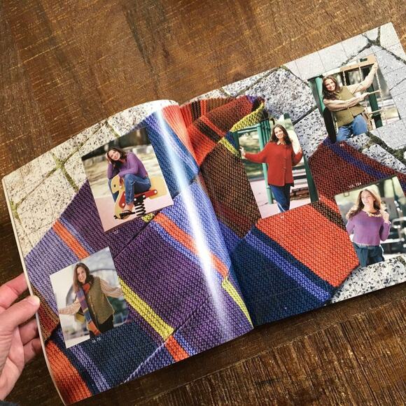 The knit stitch inspirations and instruction pattern book Knitting Experience - Picture 2 of 5